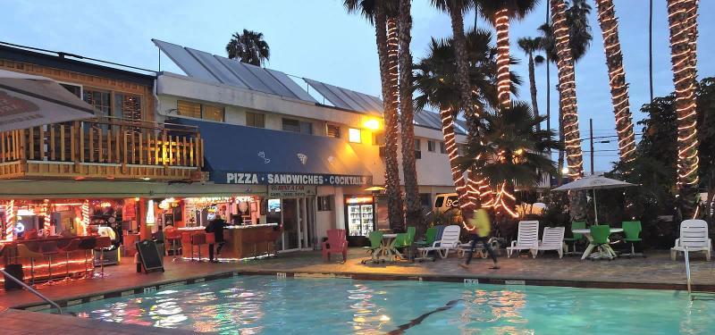 Crown Airport Hotel Inglewood Exterior photo